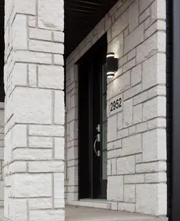 Pierre du domaine Roberval large image 3